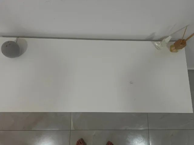 Mesa branca 120 × 60