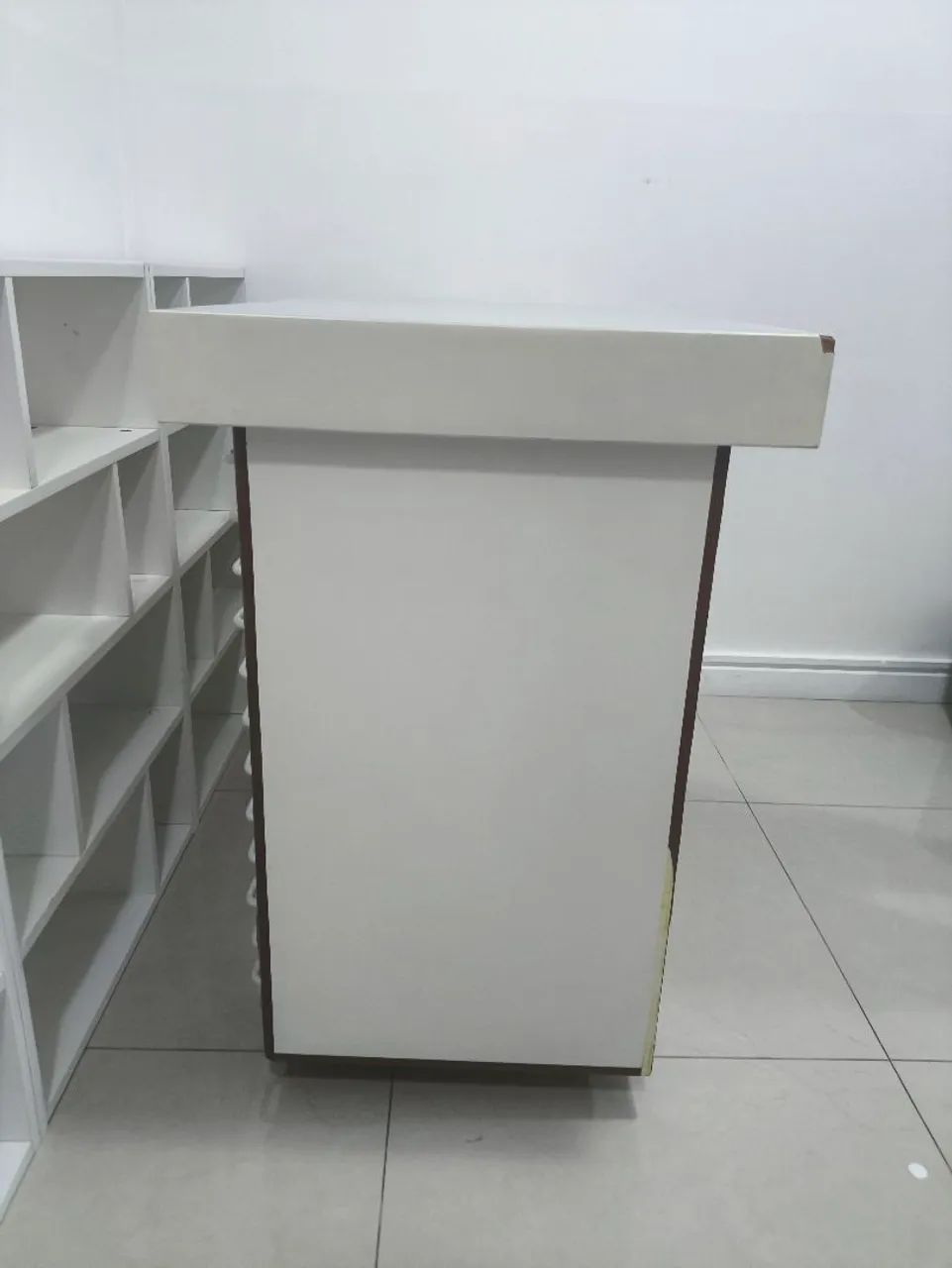 Mesa expositora para ótica  - Foto 4