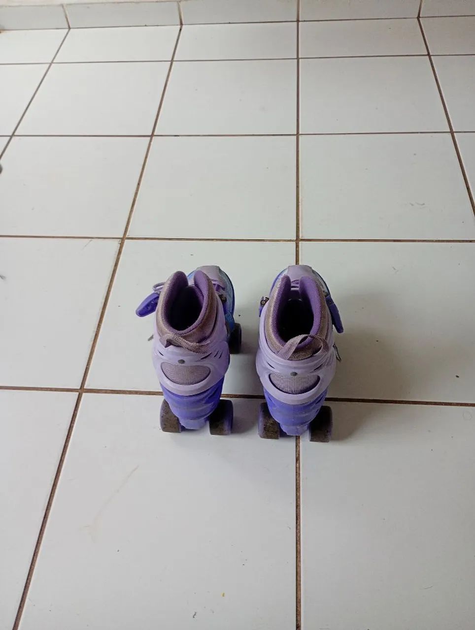 Vendo um patins roxo feminino squad  - Foto 2