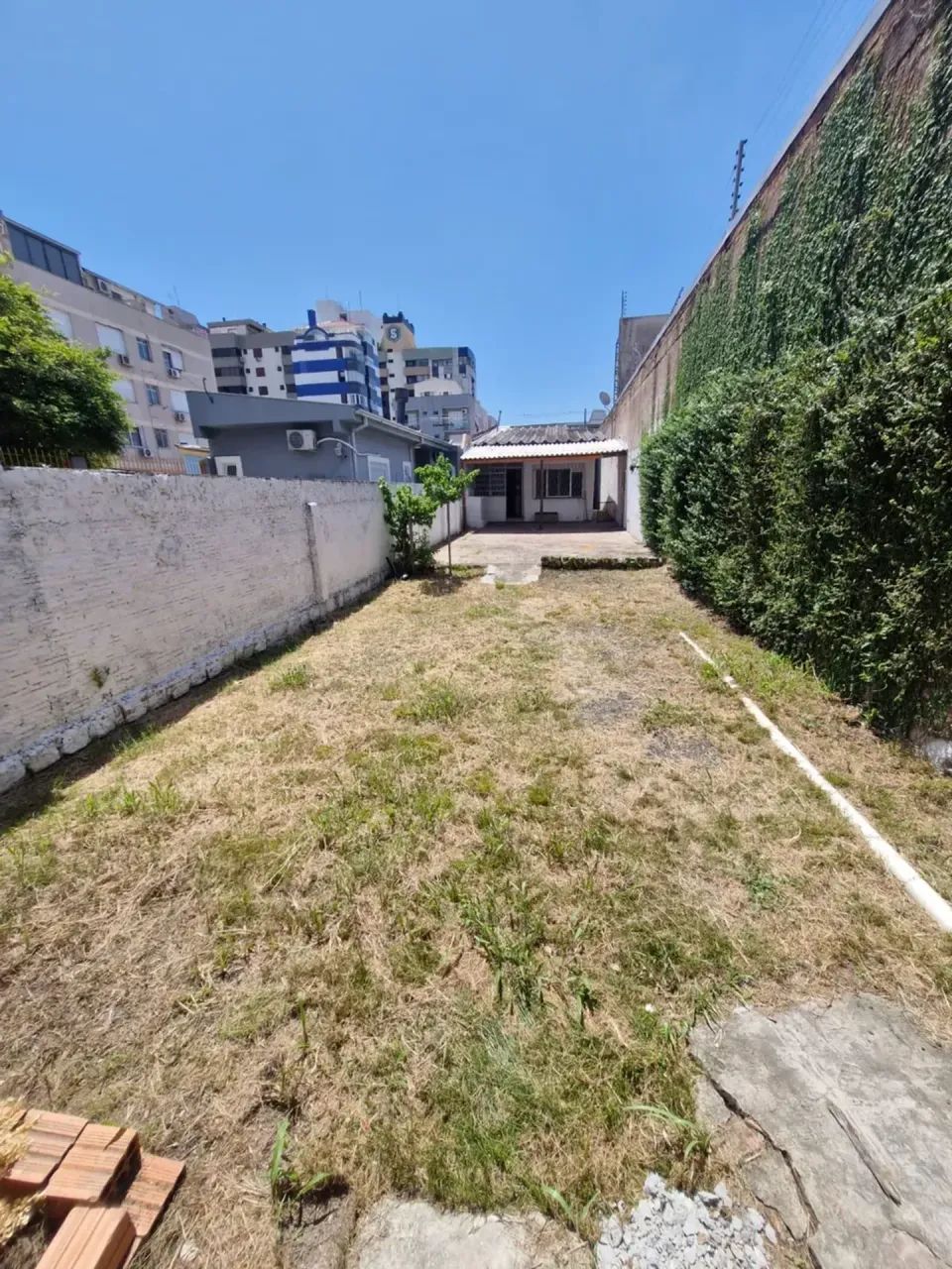 André Belo Imóveis vende ou Aluga casa Comercial/Residencial com pátio e loja no Bairro Sa - Foto 8