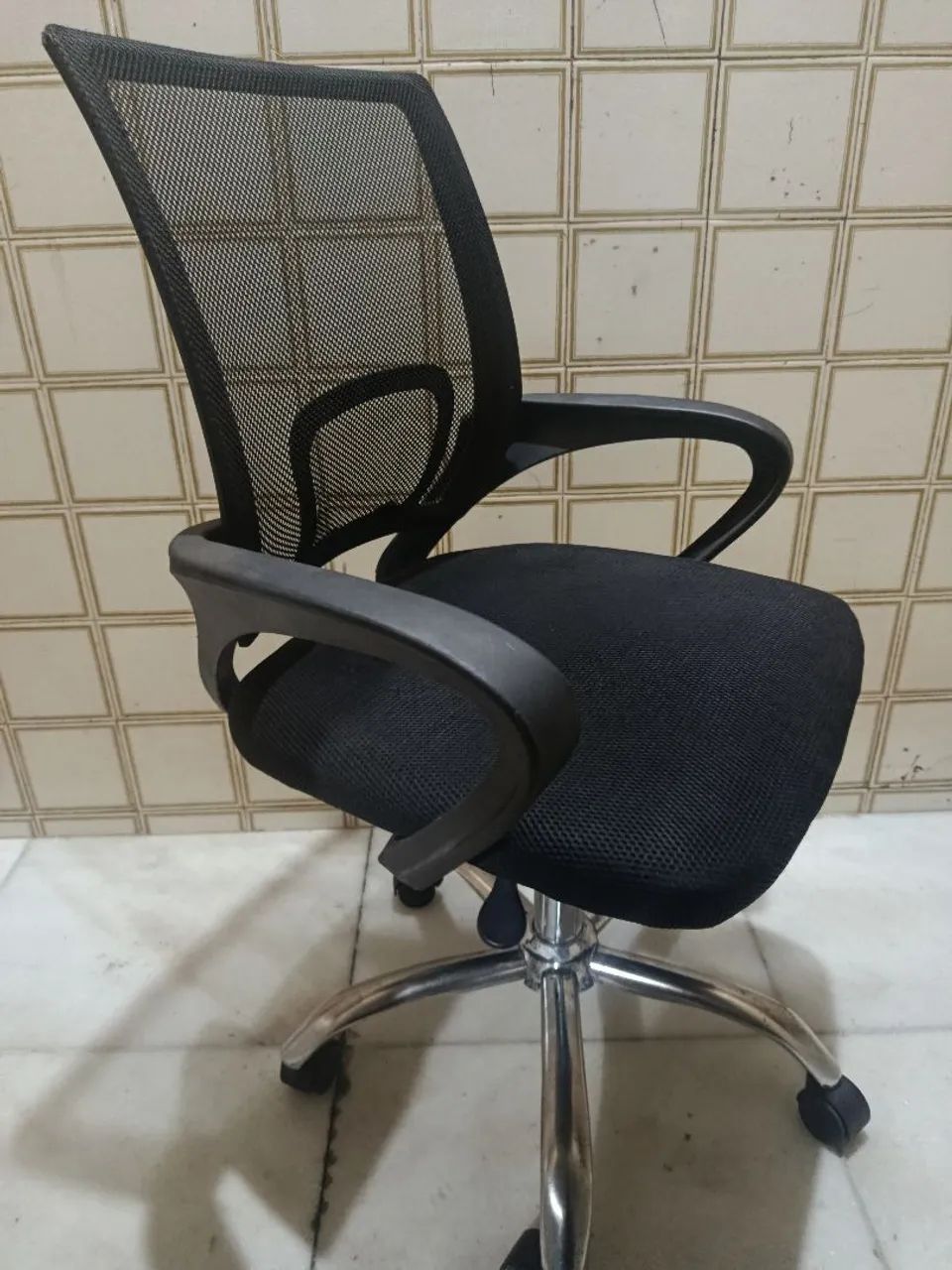 Cadeira de escritório giratória 