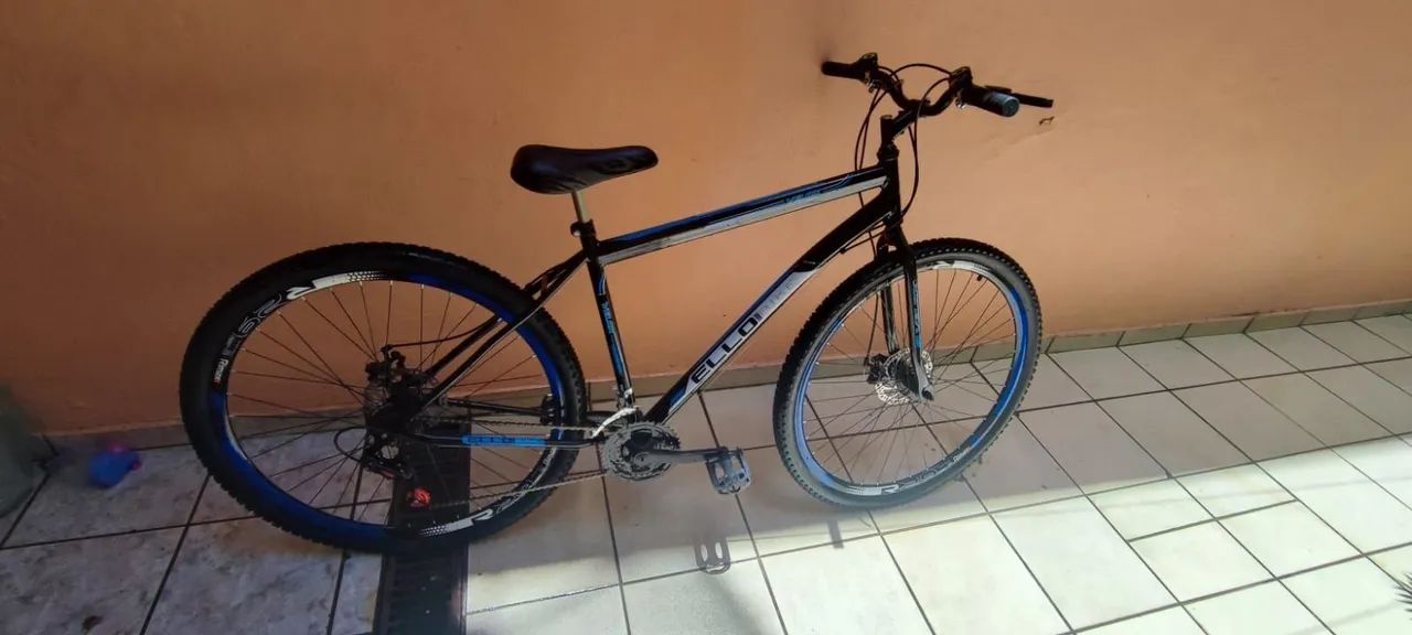 Bicicleta Aro 29 Preta e Azul com Freio a Disco