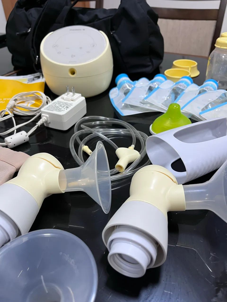 Extratora de Leite Elétrica Dupla Medela Completa Conexão com App Excelente Estado