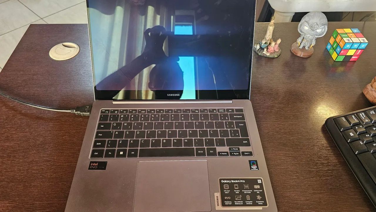 Notebook Samsung Galaxy Book4 Pro Tela Quebrada - Foto 2