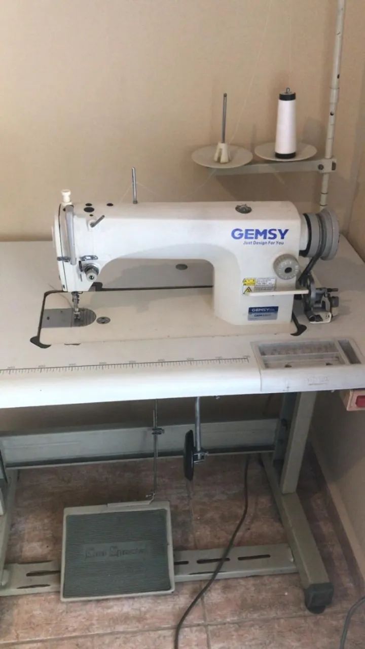OFERTA - Máquina reta Gemsy - Usada  - Foto 3