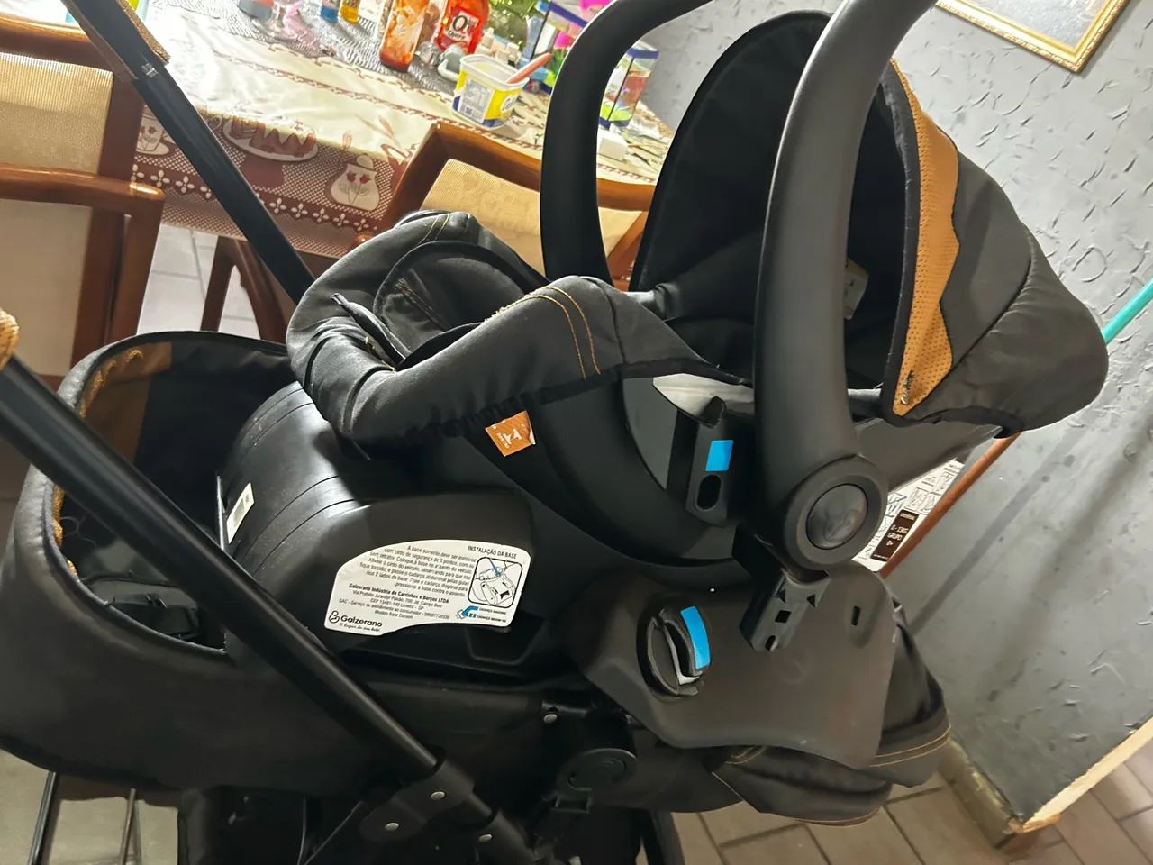 Carrinho de bebê. 