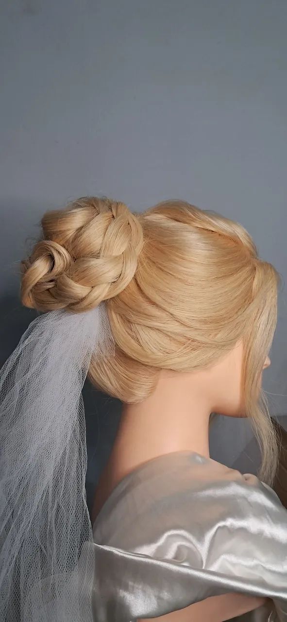 Penteados Profissionais para Noivas, Formandas e Eventos  - Foto 3
