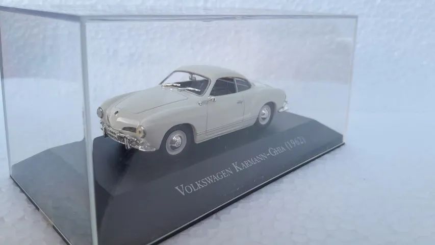 Miniatura Volkswagen Karmann Ghia (1962) - Foto 2