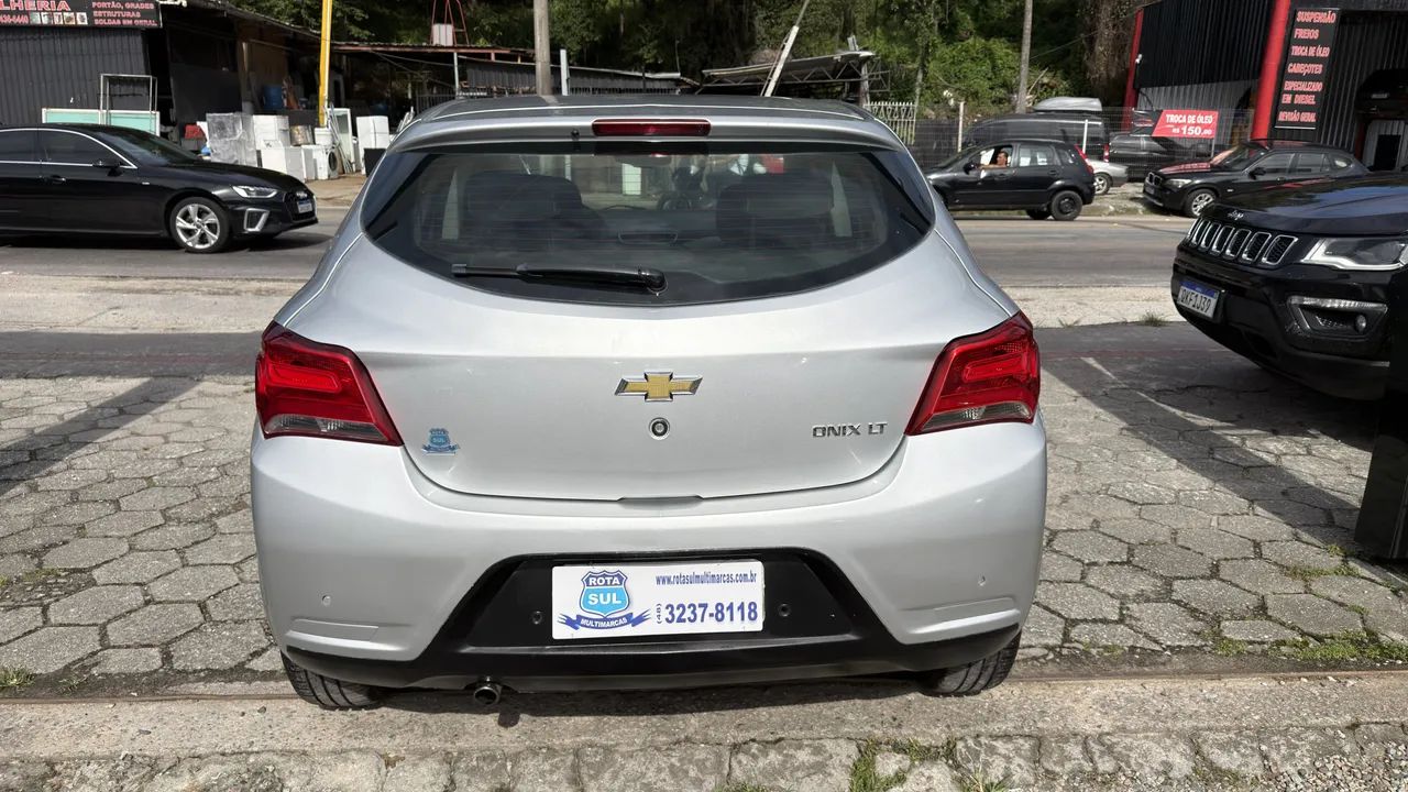 Chevrolet Onix Hatch LT 1.4 8V Flex Power Mec. 4P 2017 - Foto 5