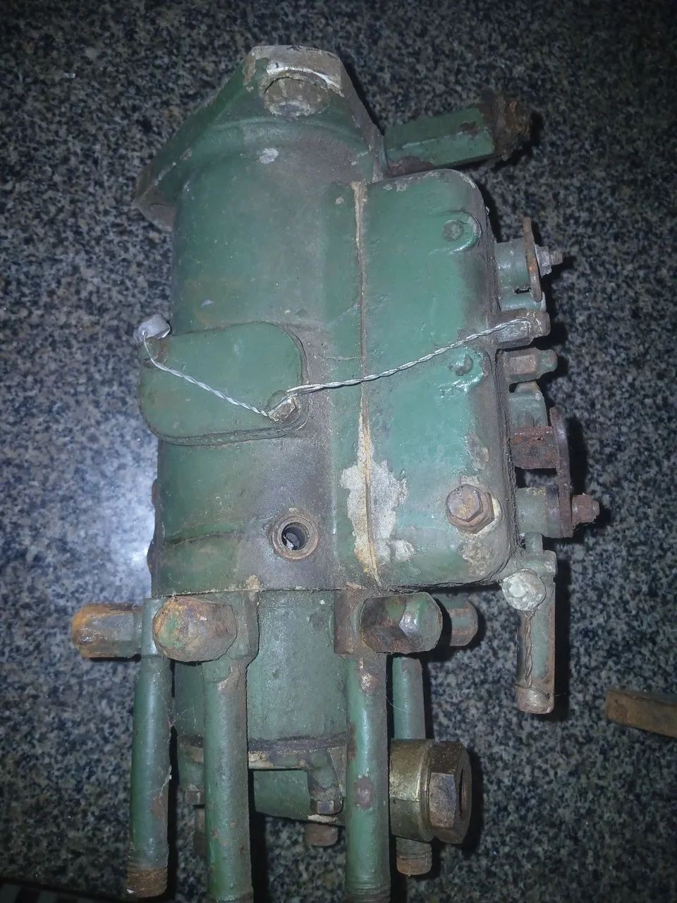 VENDO/TROCO UMA BOMBA INJETORA E UM MOTOR DE PARTIDA NO ESTADO Q SE ENCONTRA  - Foto 3