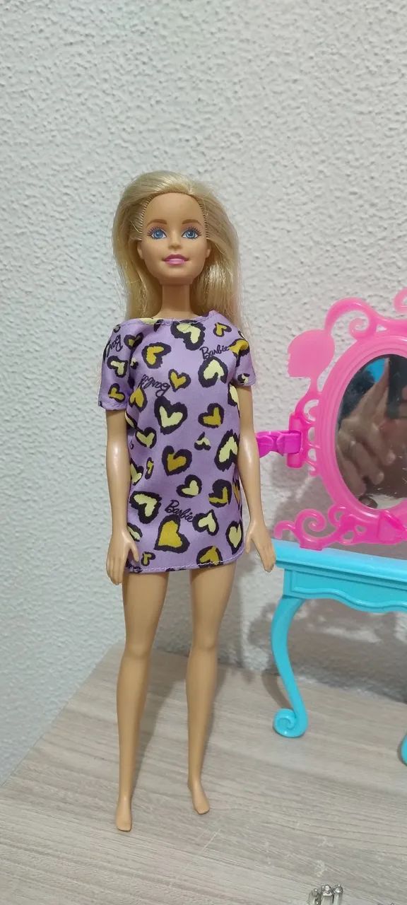 Boneca Barbie + Lavatório salão de beleza - Mattel - Foto 2