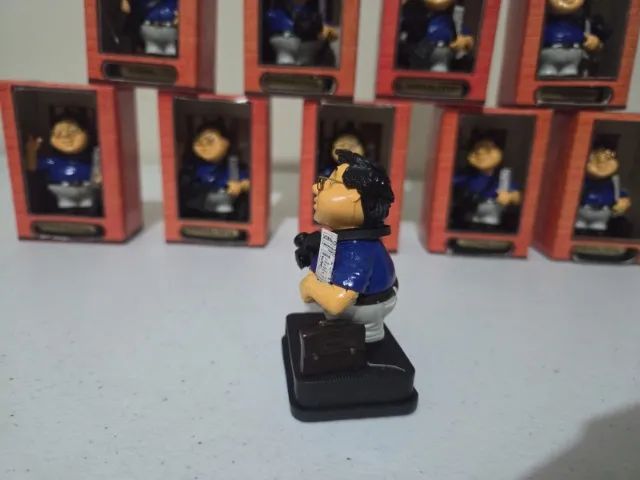 Lote Boneco Jornalista Resina 8cm - Foto 4