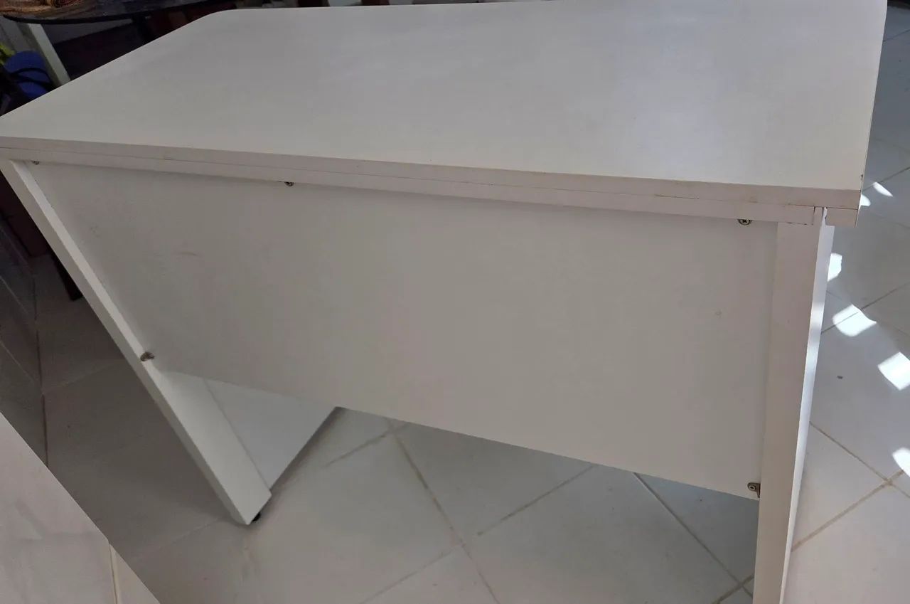 Escrivaninha / Mesa de escritório em MDF  - Foto 5