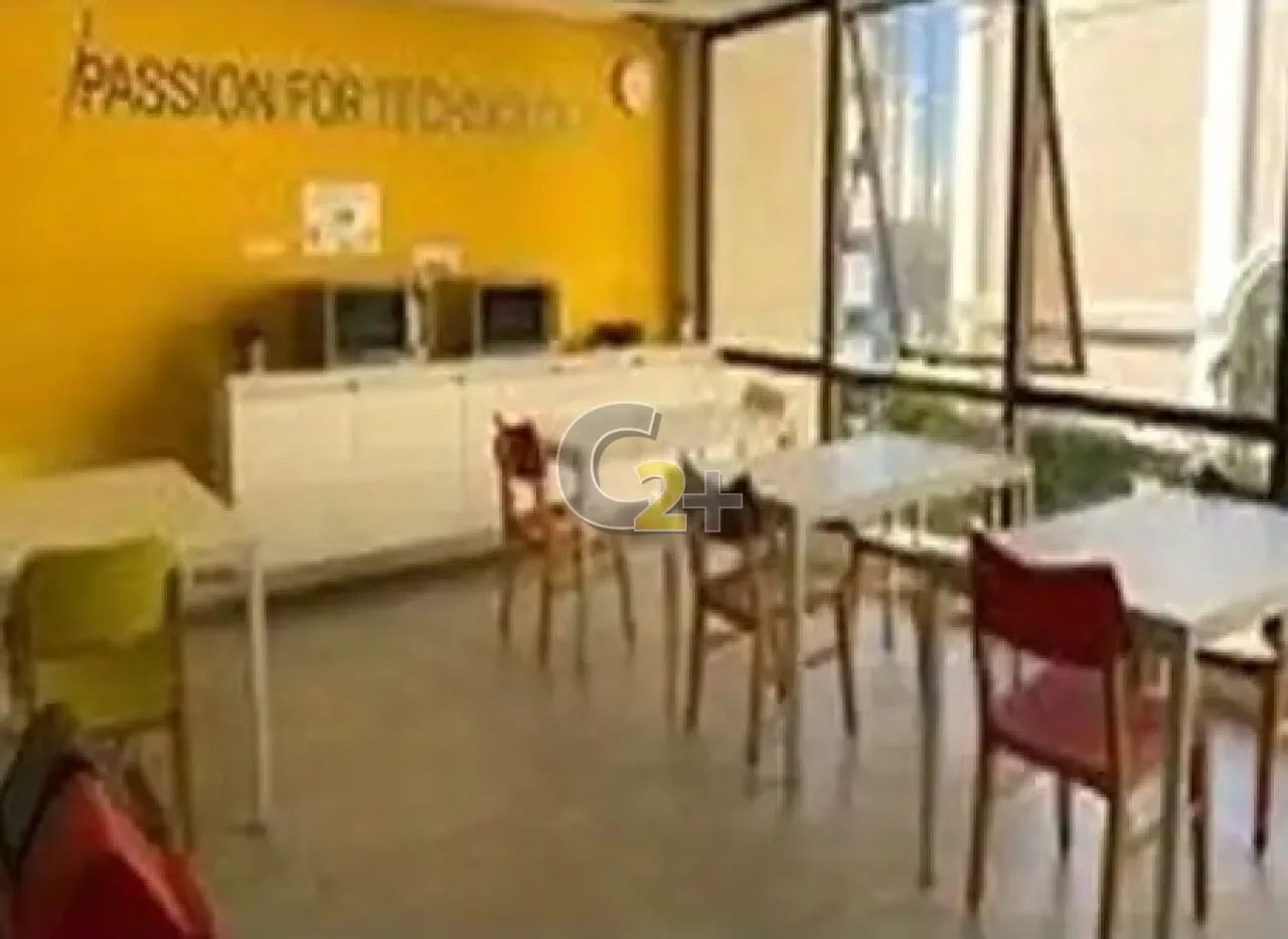 Conjunto Comercial na Vila Olímpia com 10 vagas de garagem.