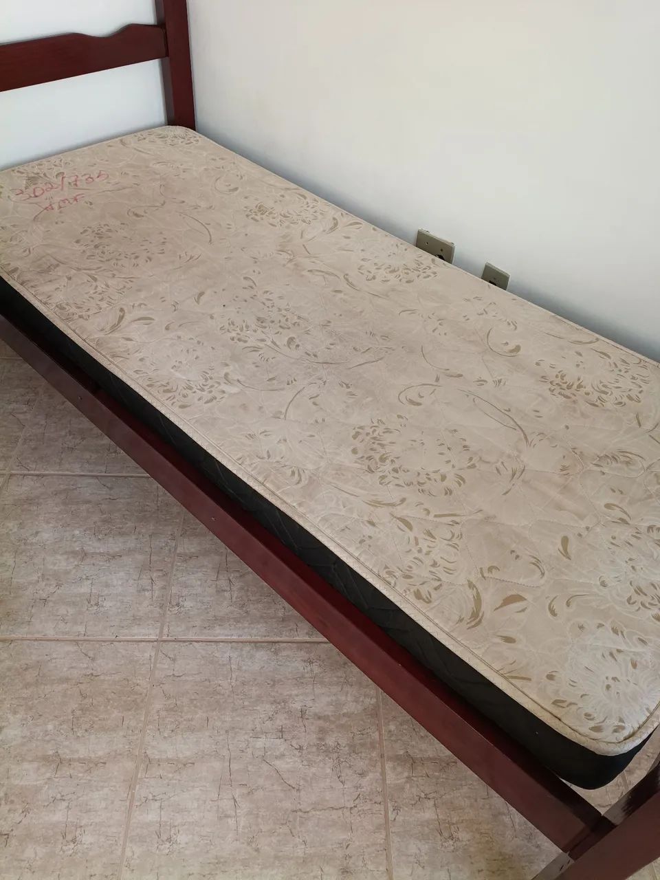 Colchão solteiro, vendo 10 unidades - Foto 4
