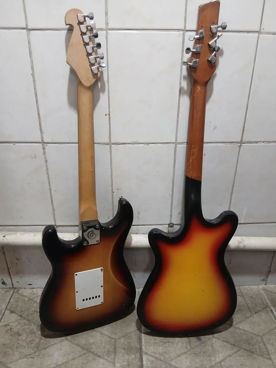 Kit guitarras com caixa de som e cabo de conexão  - Foto 2