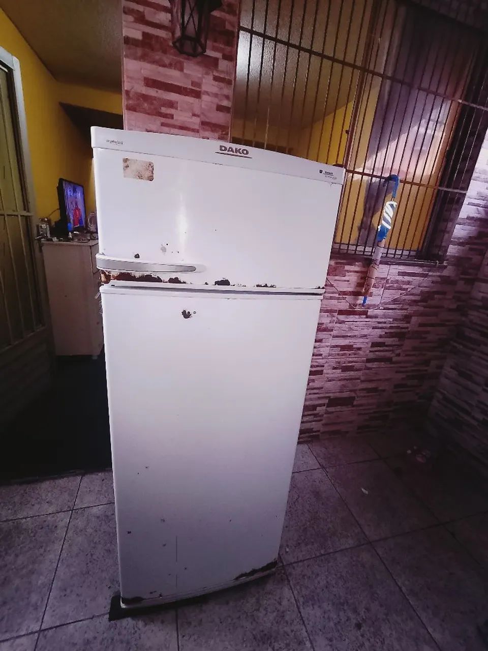 Vendo geladeira Dako - Foto 2