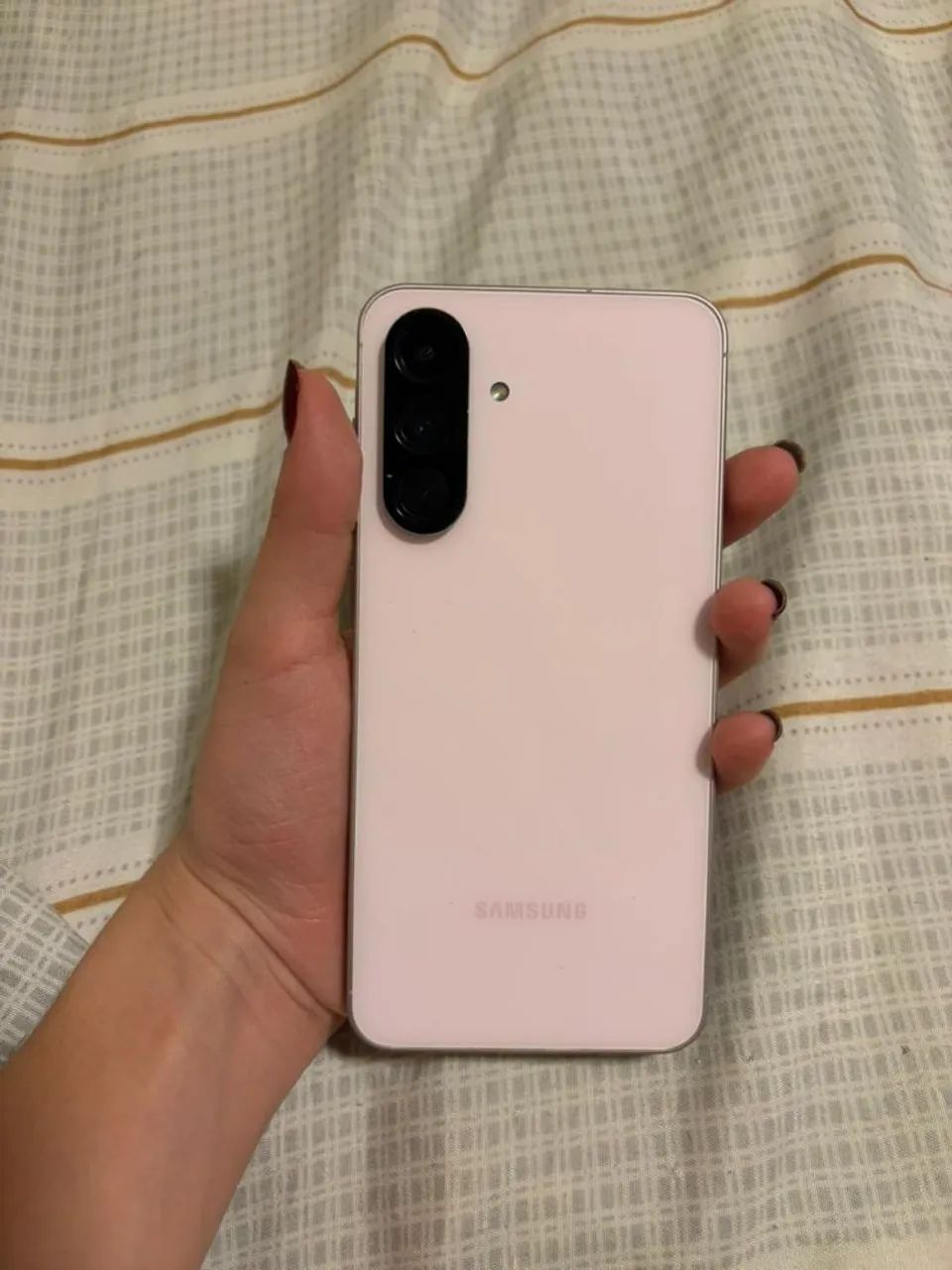 Samsung A56 256GB e 8GB de RAM, tela 120Hz