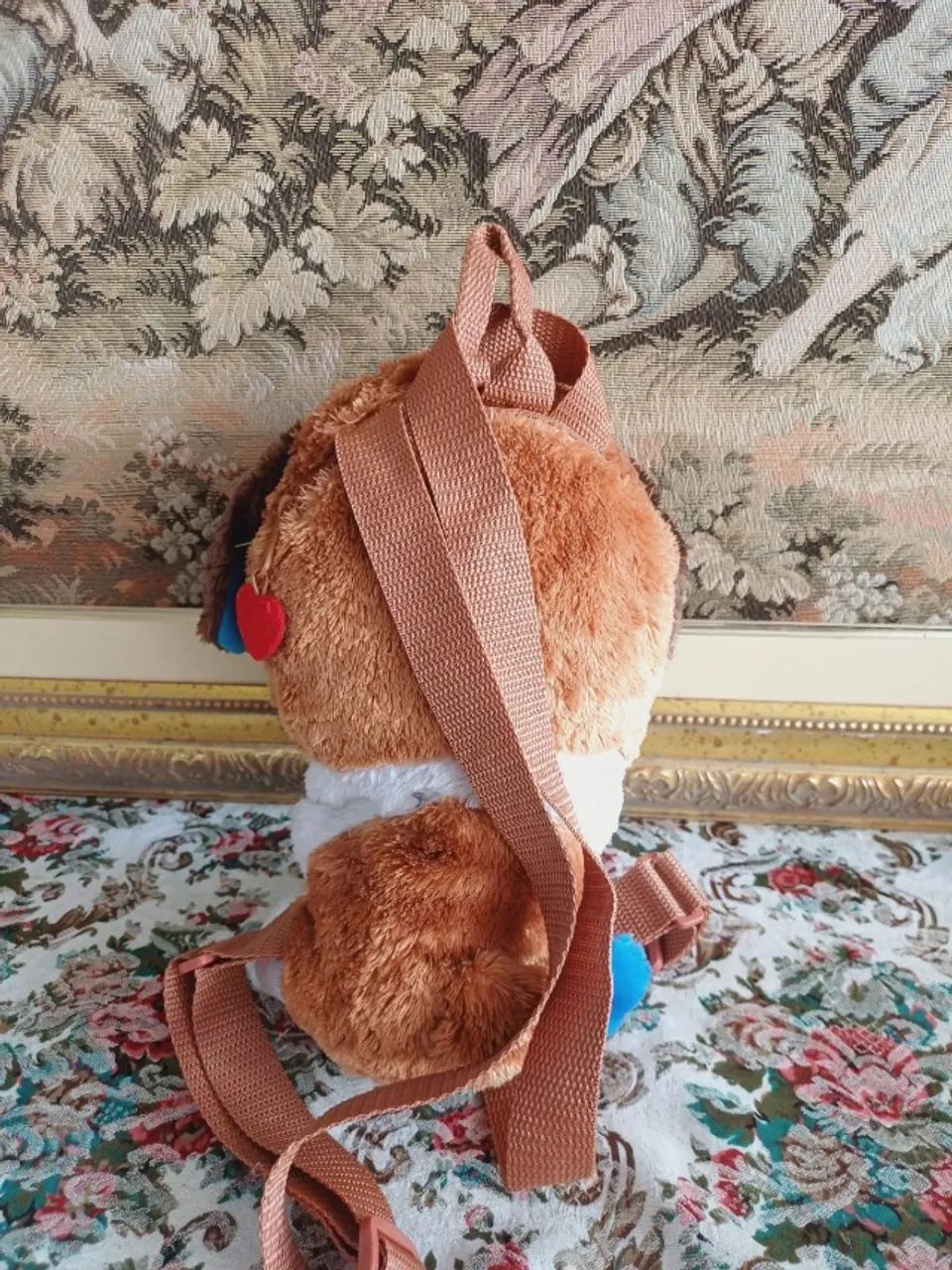 mochila de pelúcia é o modelo Duke da marca Ty.  - Foto 2