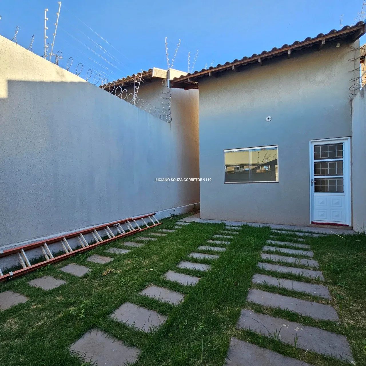 Casa com suíte bem localizada! - Foto 2