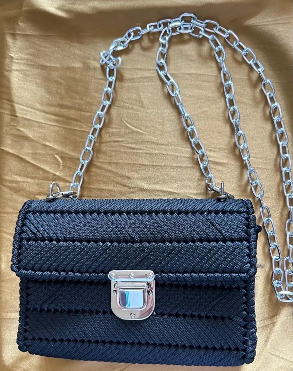 Bolsas femininas com alças