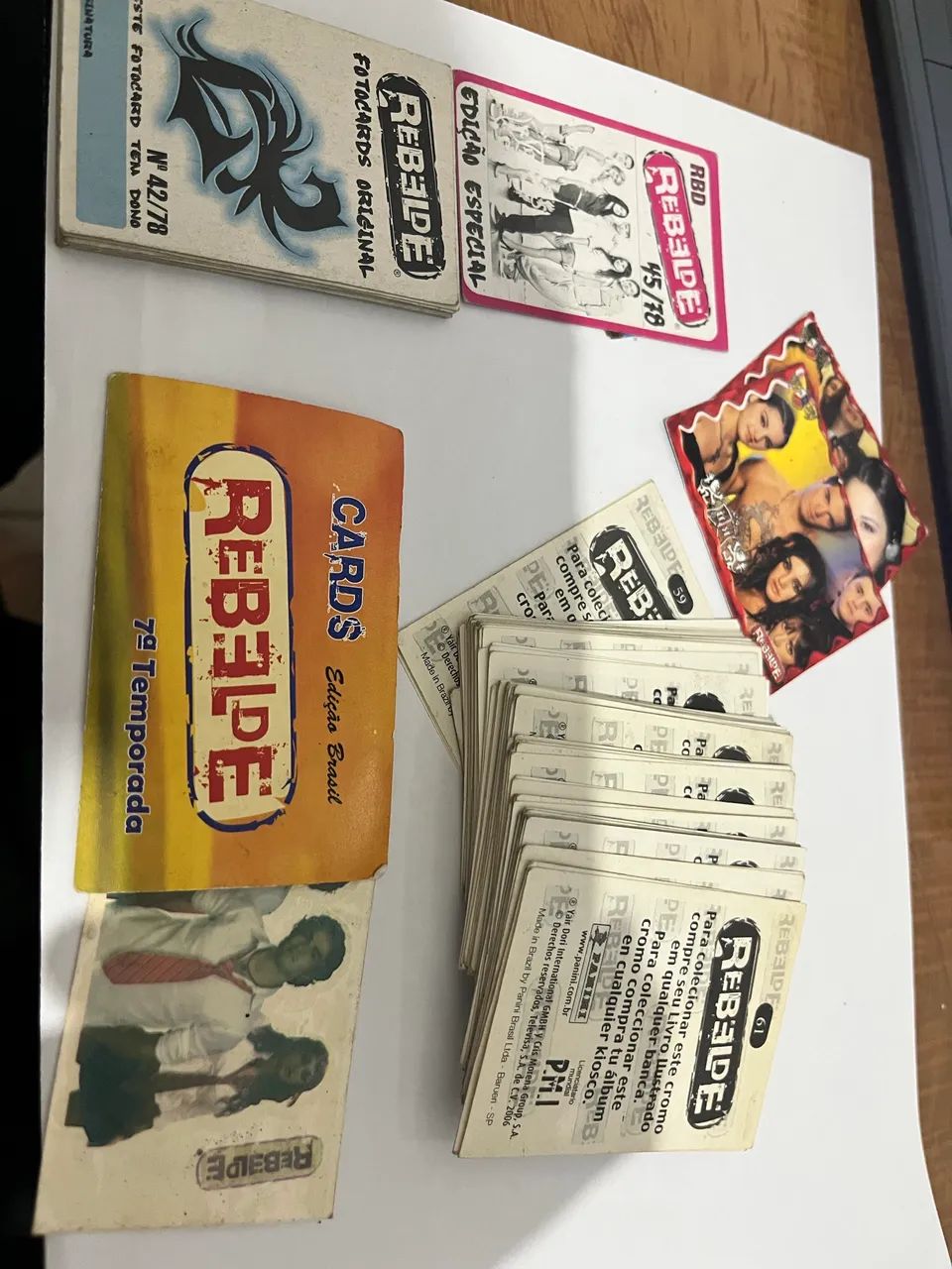 Lote figurinhas Rebeldes RBD - Foto 2