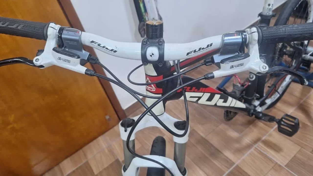 Bicicleta Fuji aro 26 quadro 15 - Foto 6
