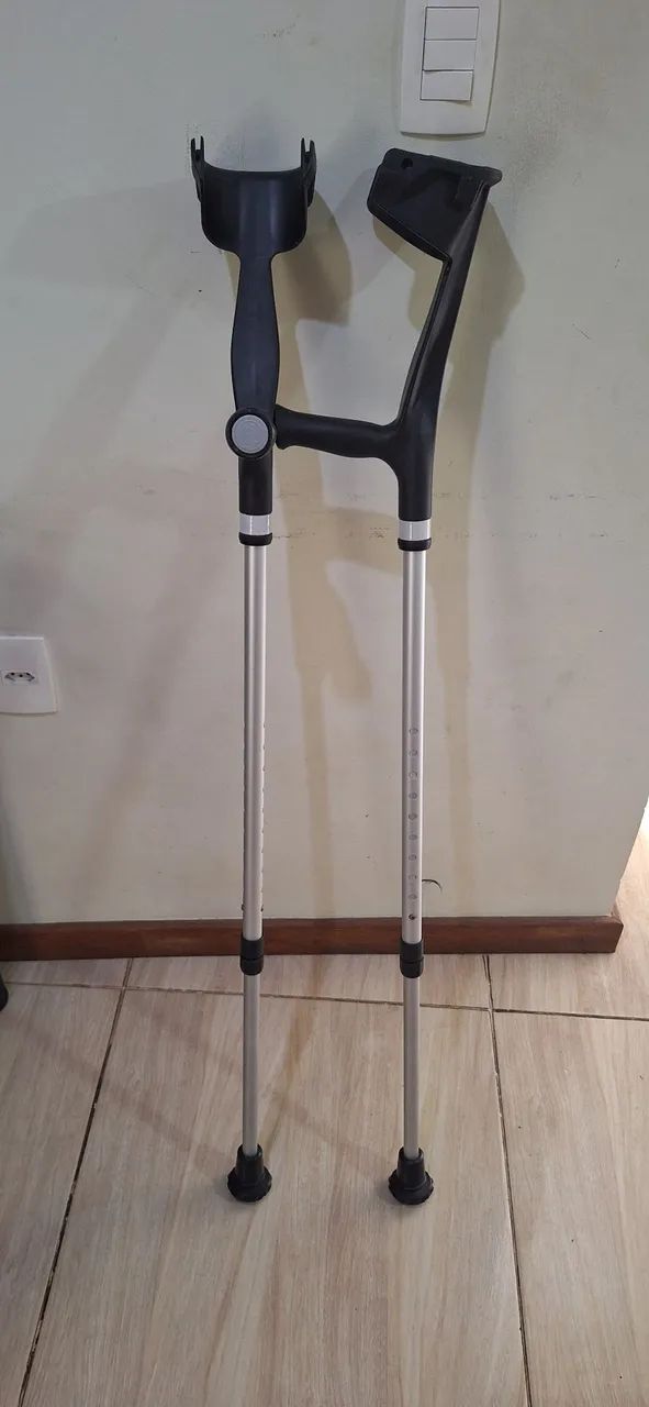 Par de muletas MERCUR.