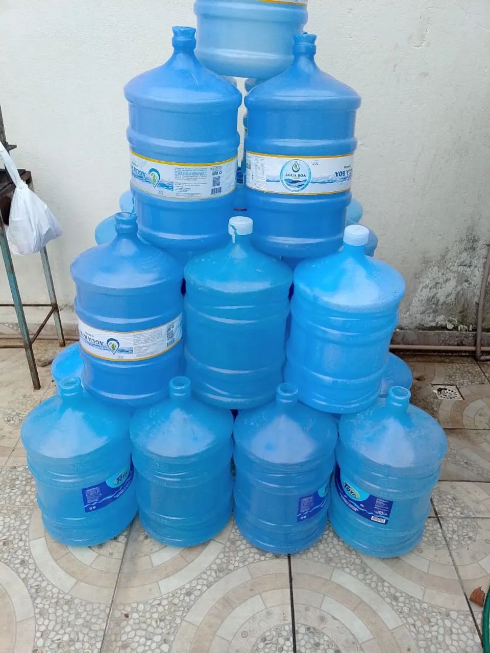 Garrafões vazios 20 litros Toya e manauagua 
