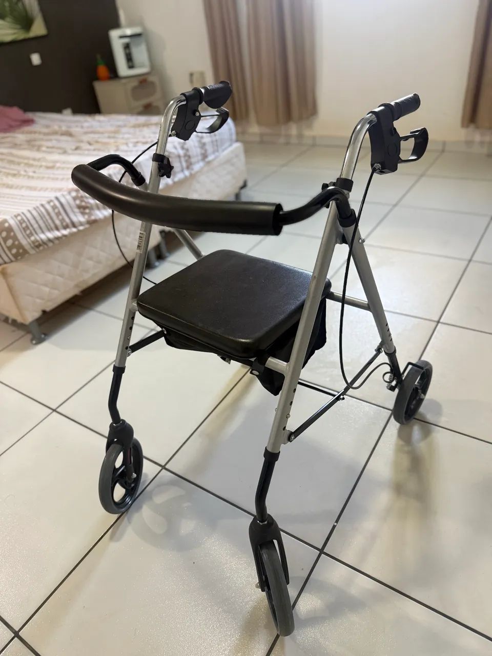 ANDADOR CADEIRA com bolsa e freio  - Foto 4