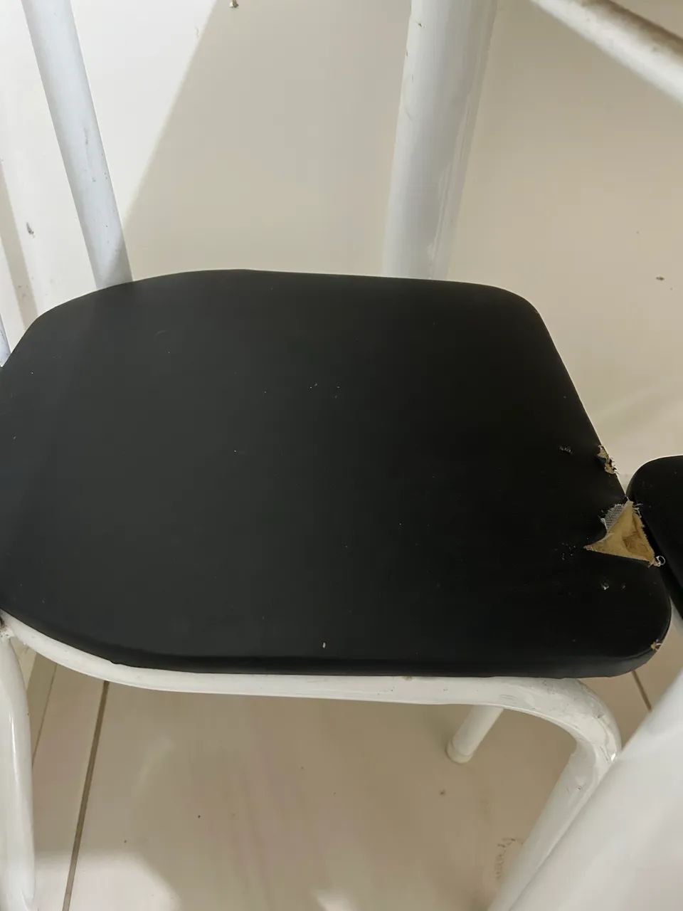 Mesa com 4 cadeiras  - Foto 3