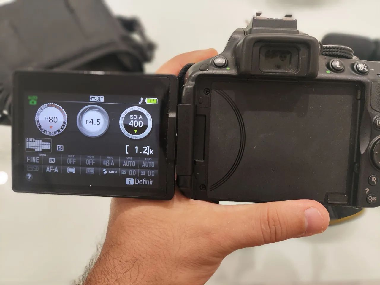 Câmera Nikon D5300 + Lente 18-55 + Acessórios  - Foto 5