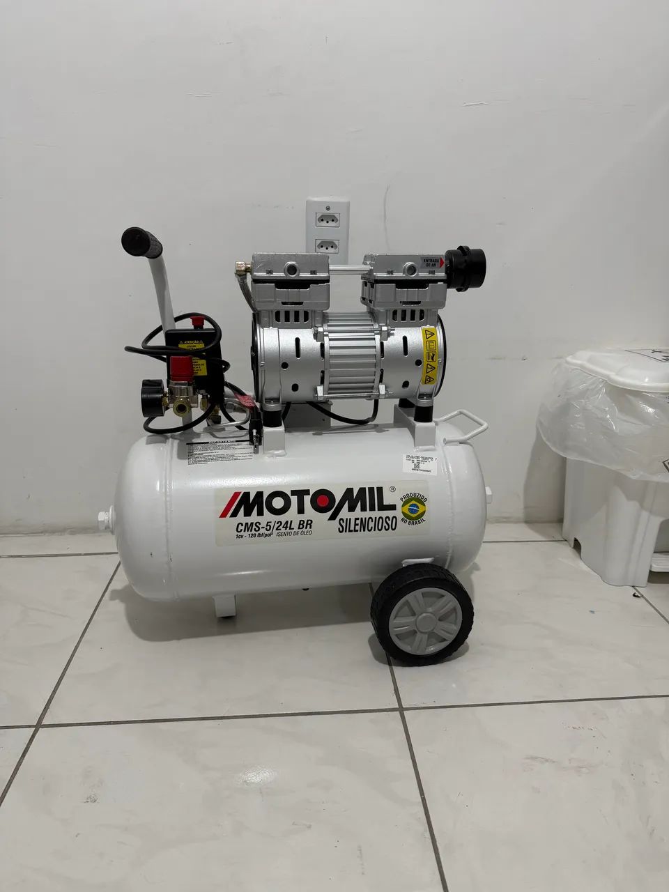 Compressor odontológico novo na caixa 