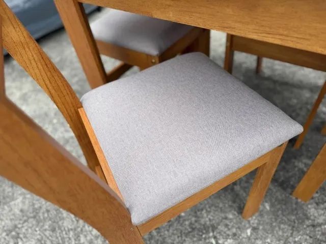 Conjunto de Mesa e Cadeiras - Móveis Lola- MONTADO - Foto 3