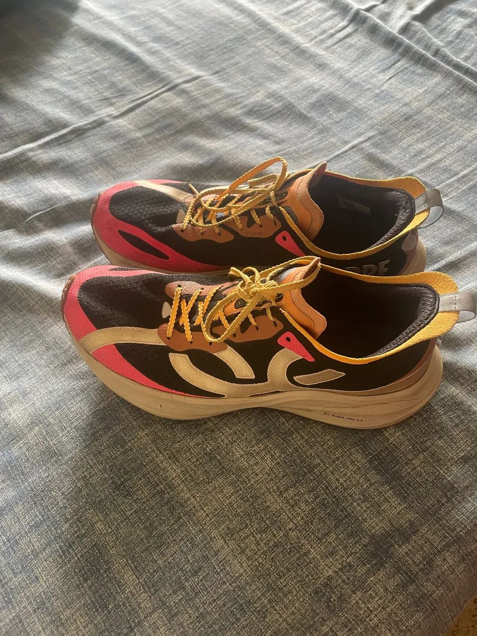 Running shoes.65049944739458123