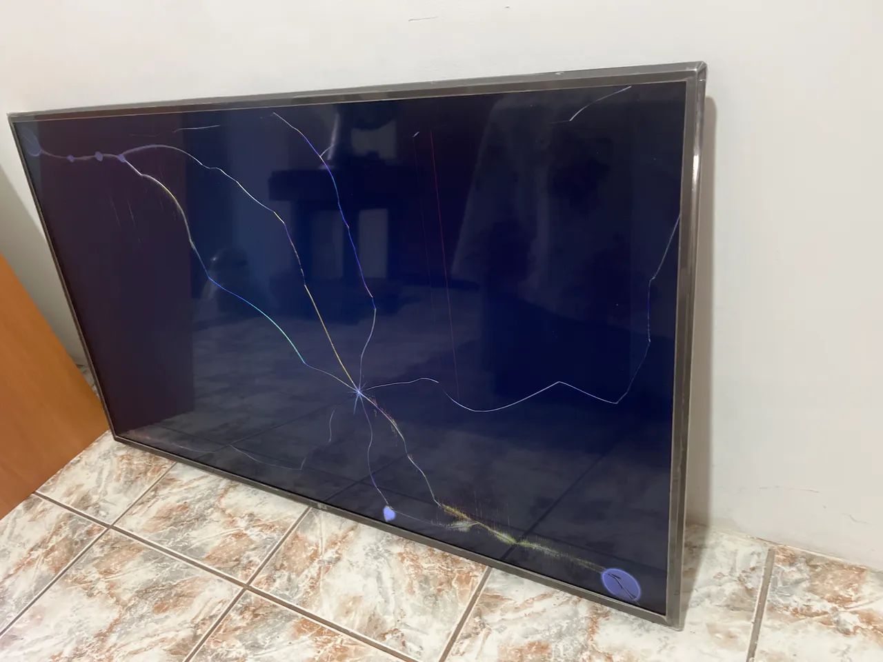 TV LG 50 4k - Tela quebrada  - Foto 3