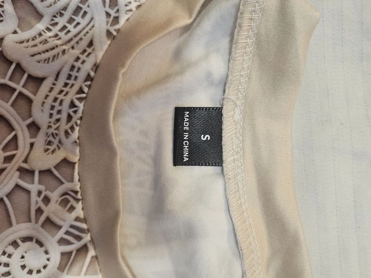 Body estampado imitando renda (NOVO) Shein - Foto 2