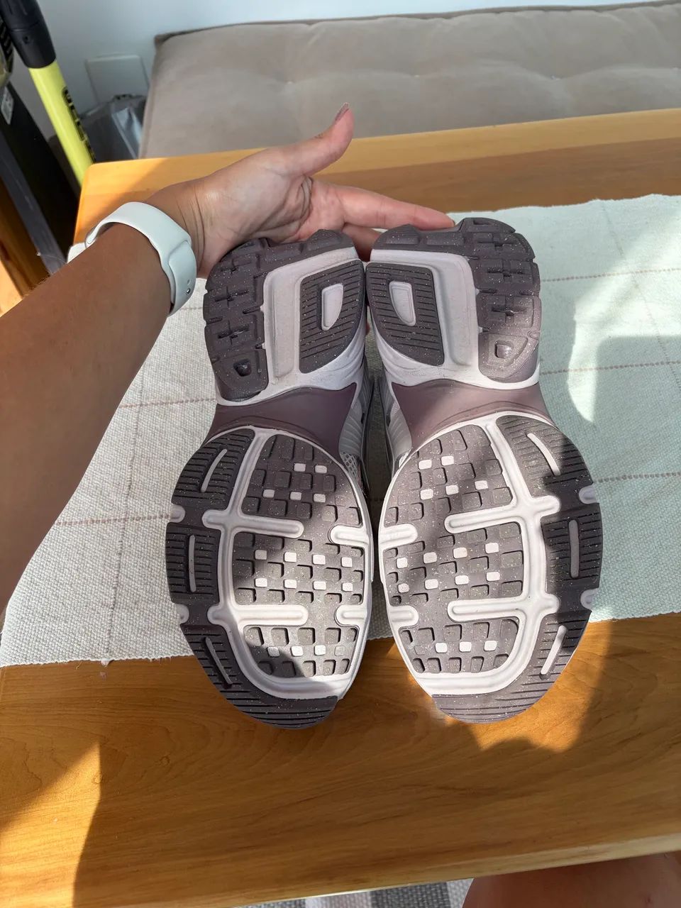  Tênis Nike V2K Run Feminino - Foto 3