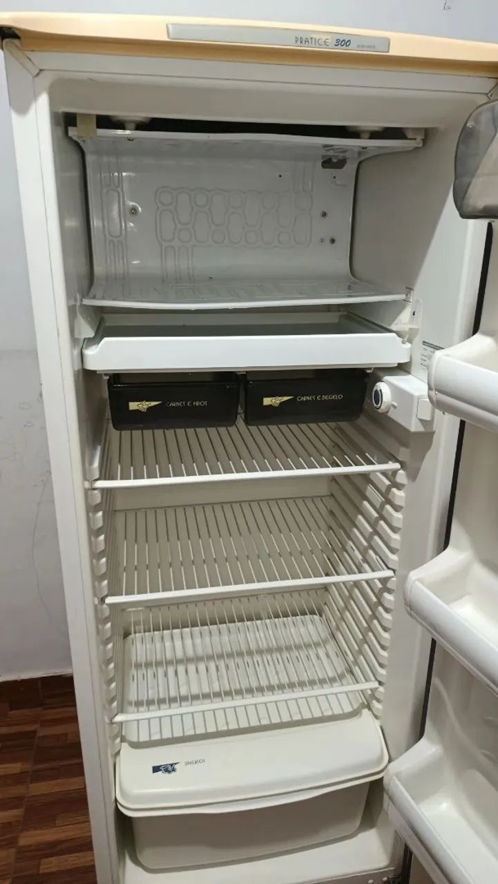 Vendo geladeira  - Foto 5