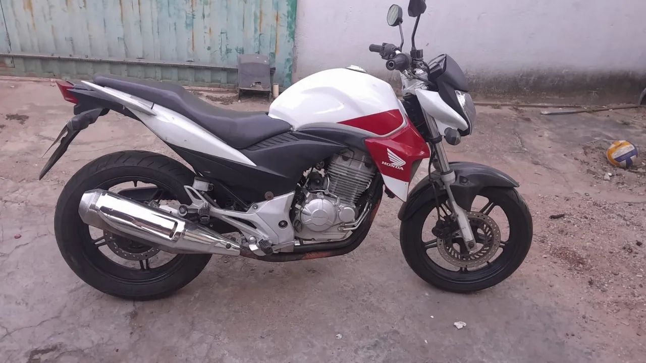 Moto Honda CB 300 - Foto 4