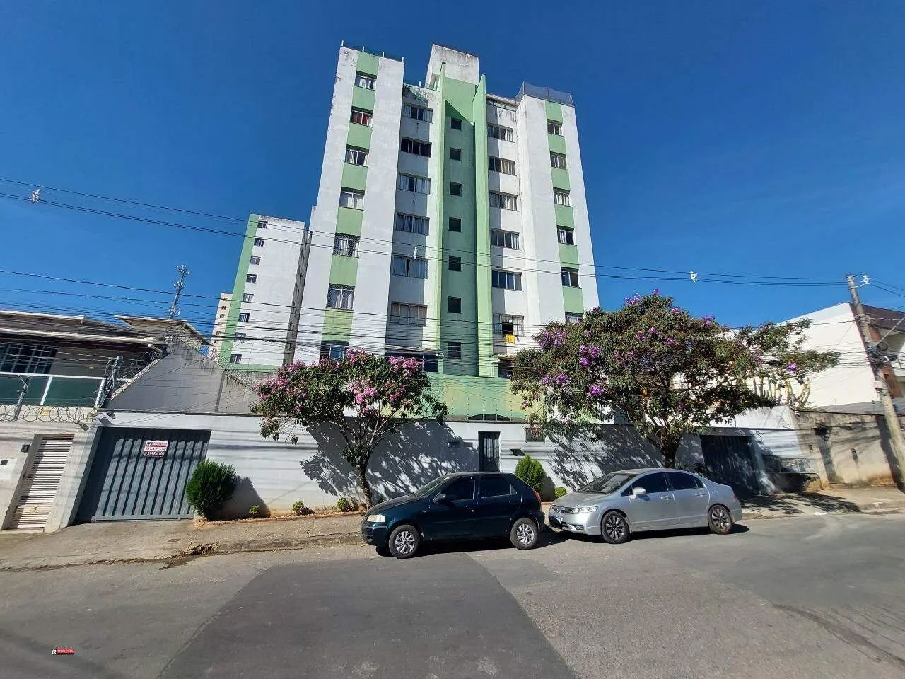 Excelente Área Privativa - Prédio Pilotis