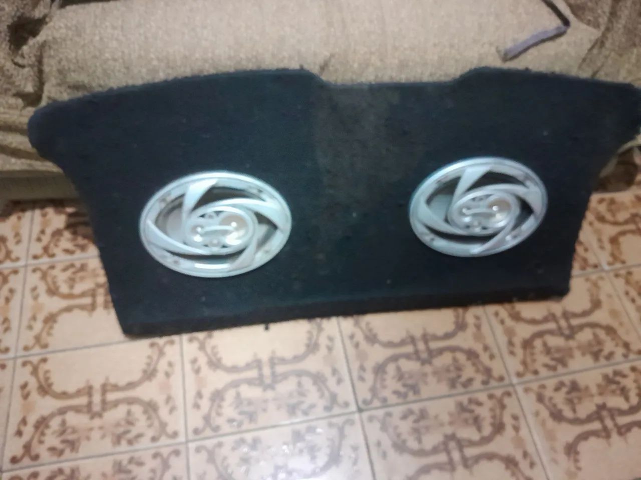Caixa som de carro 