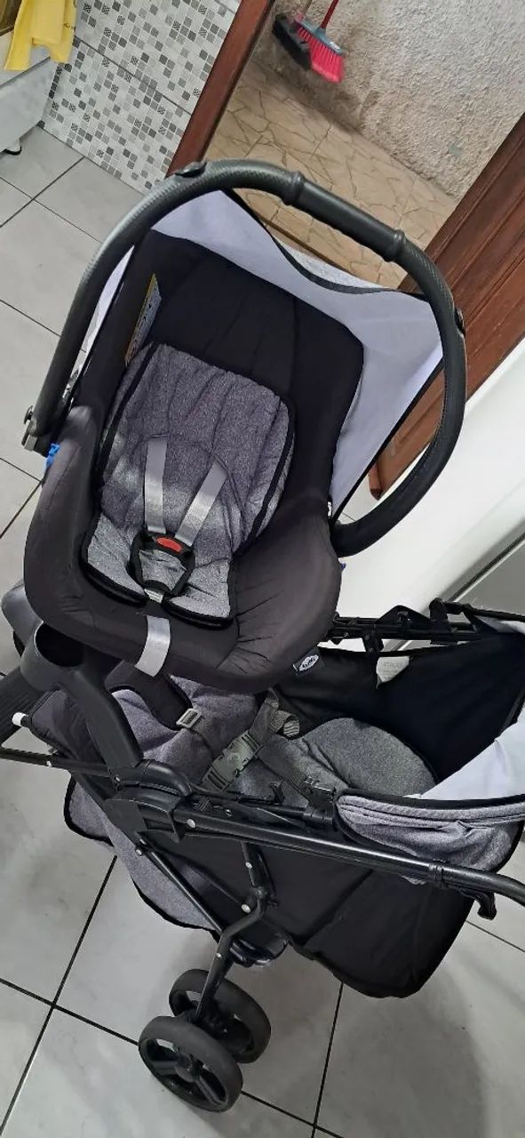 Carrinho e Bebê Conforto SEMI NOVO - Foto 2