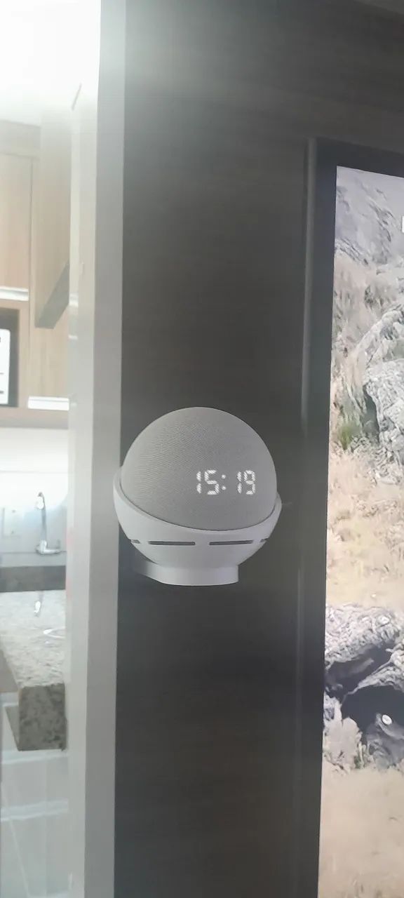 Echo dot 4 ...com relógio...seminova 