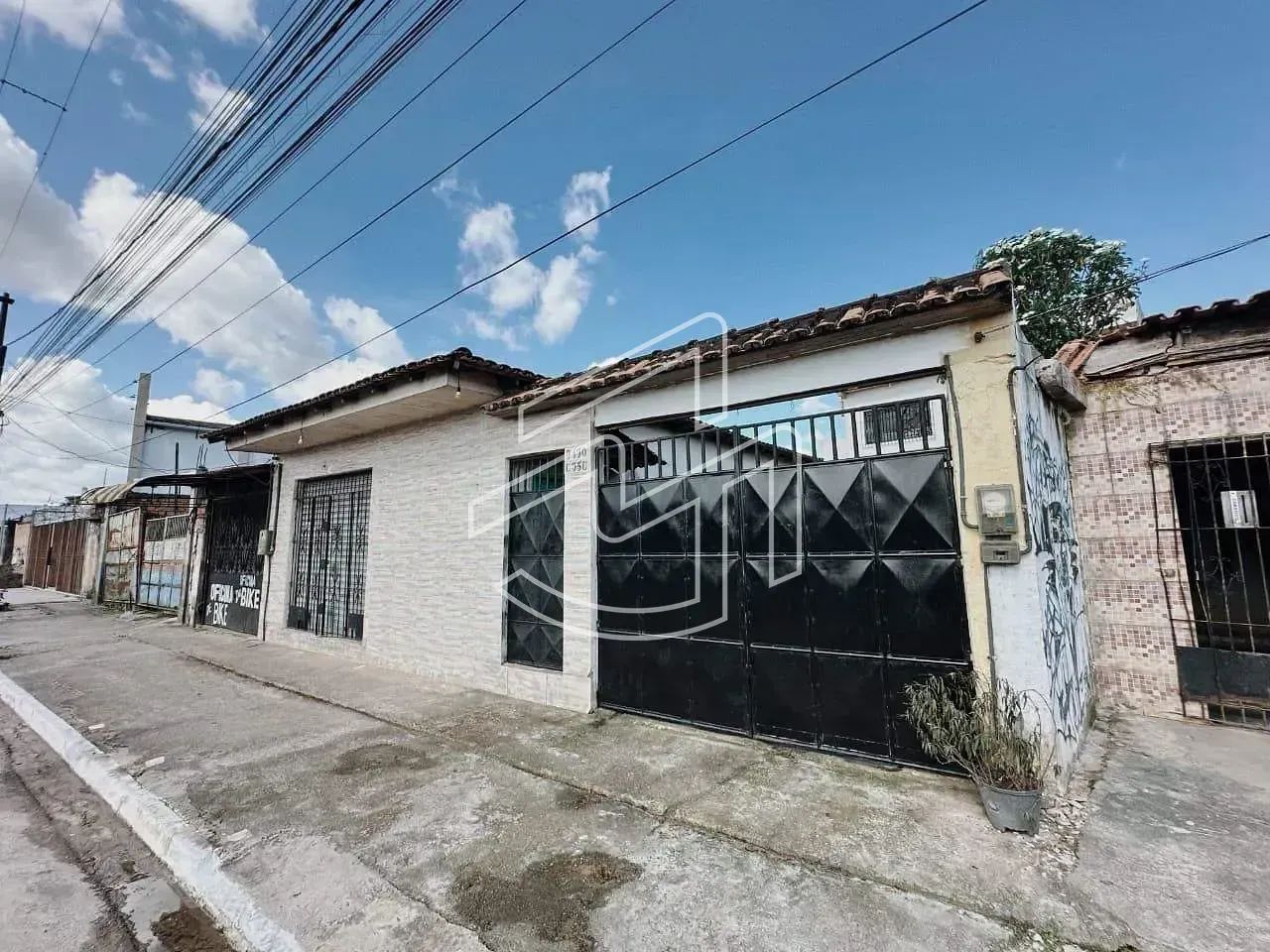 VENDA | Casa com Ponto Comercial na Av. Independência