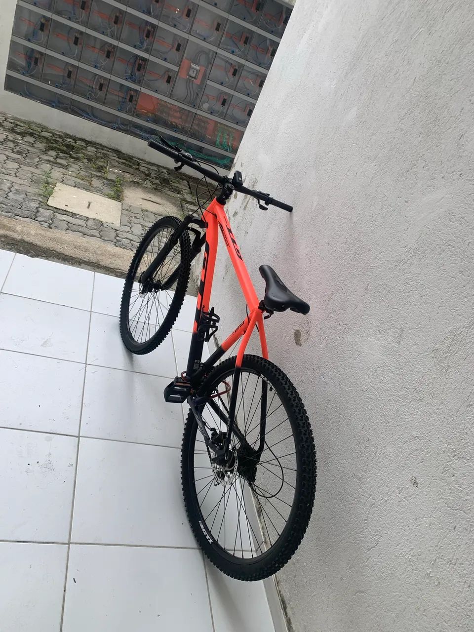 Bicicleta semi nova a venda  - Foto 2