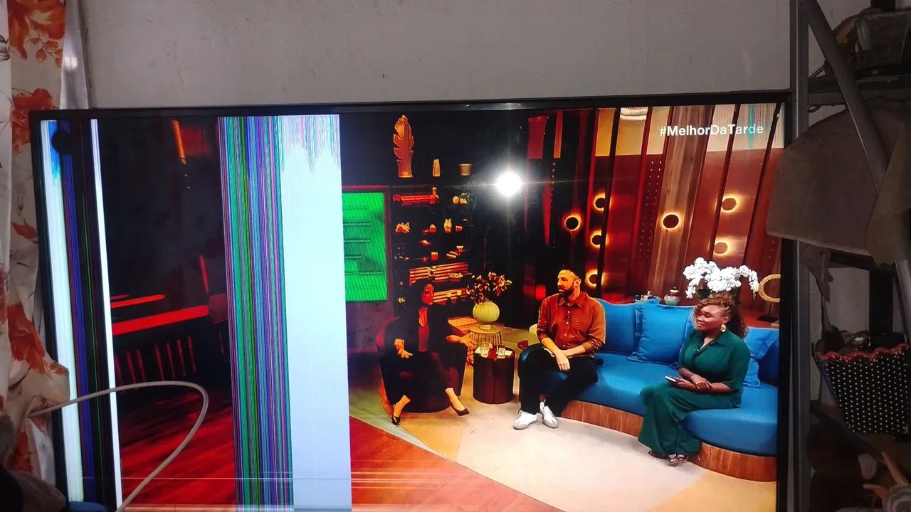 Tv LG 4k 60 polegadas com lunhas