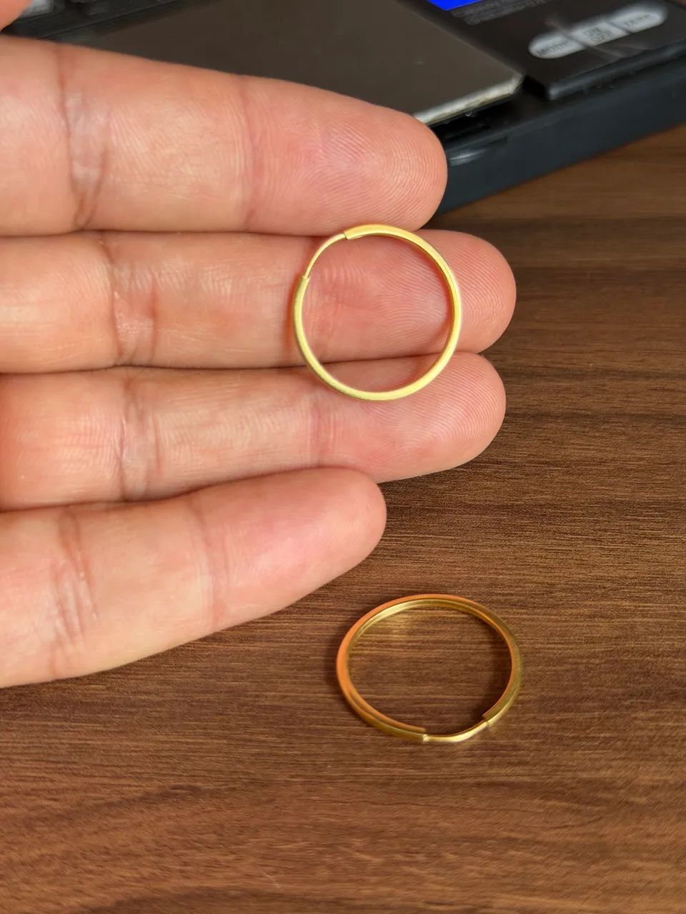 Par de brincos argola ouro 18k feminino 