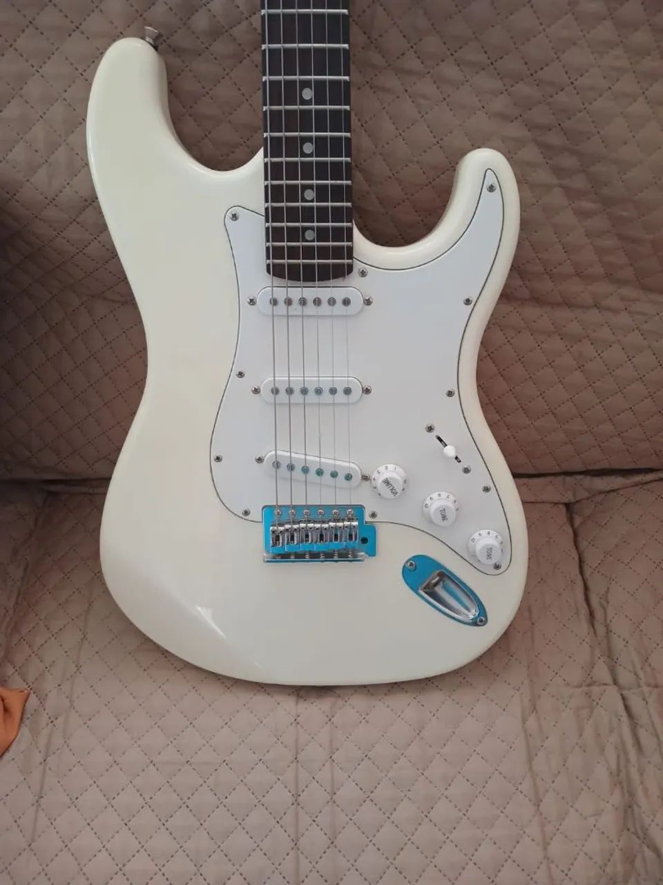 Guitarra Eagle "Hoje"
