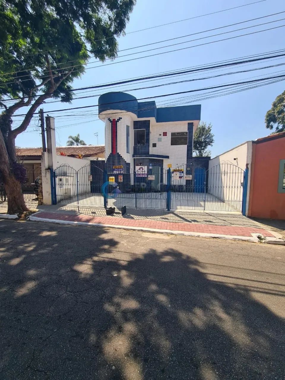 Sobrado comercial para venda com 3 banheiros e 217,00m² - No bairro Vila Ema - SJC
